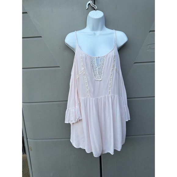 Lush Women Light Pink Cold Shoulder Romper crochet Inserts Sz M - Picture 2 of 9